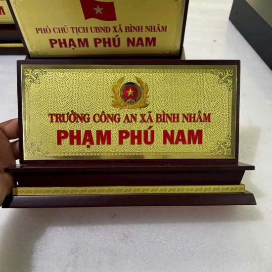 Bảng Tên Để Bàn